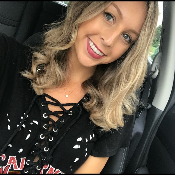 GRAPHIC TEE❤️ - Picture 2 of 4